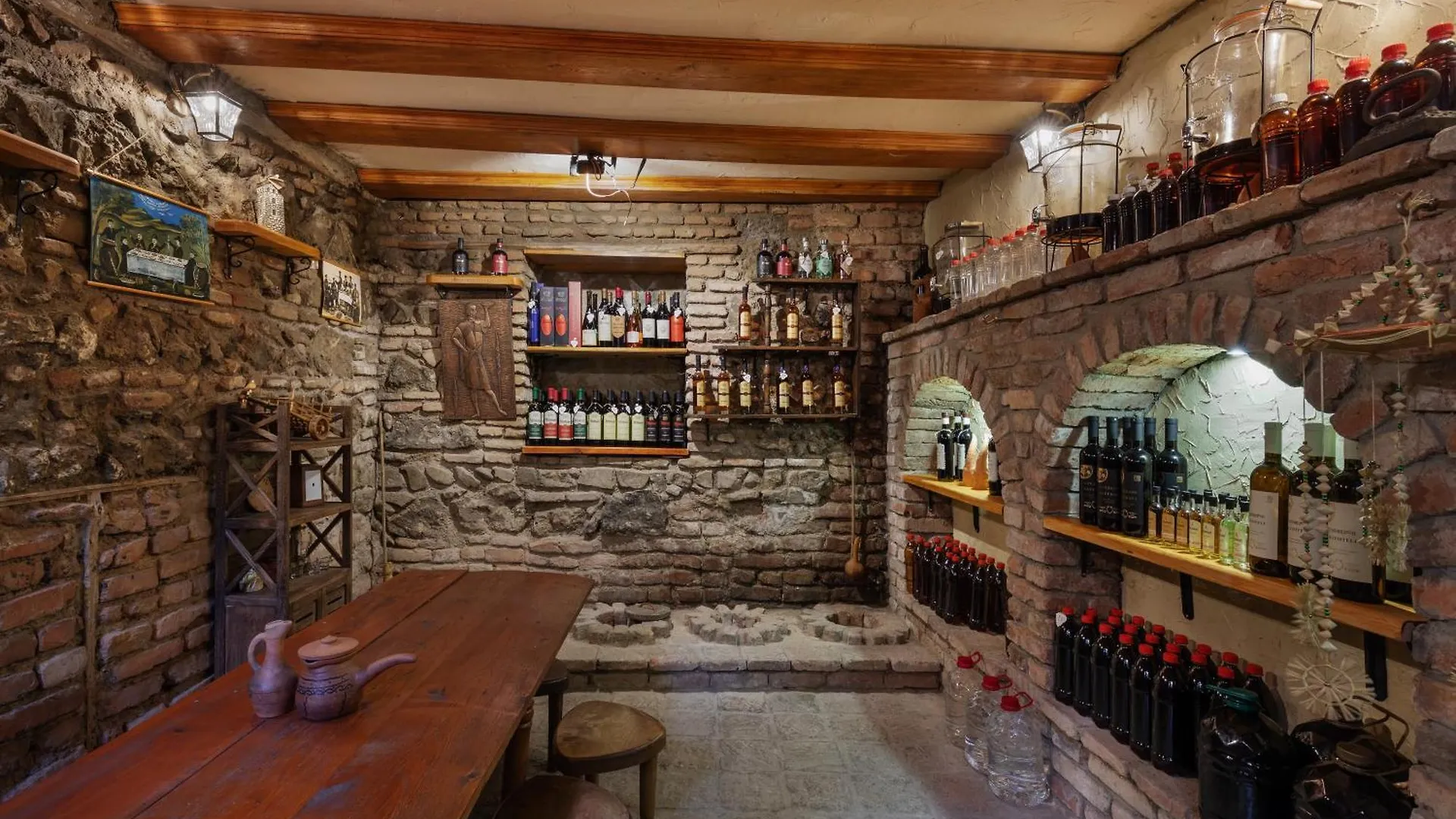 Apartments With Wine Cellar In Old Tbilisi Aparthotel
