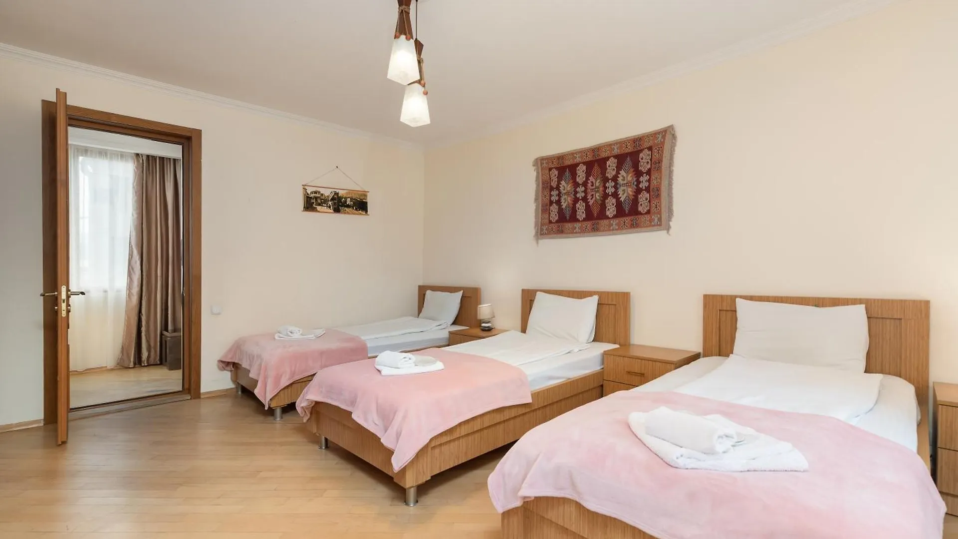 Apartments With Wine Cellar In Old Tbilisi Aparthotel