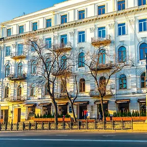 3* מלון Rustaveli Hotel