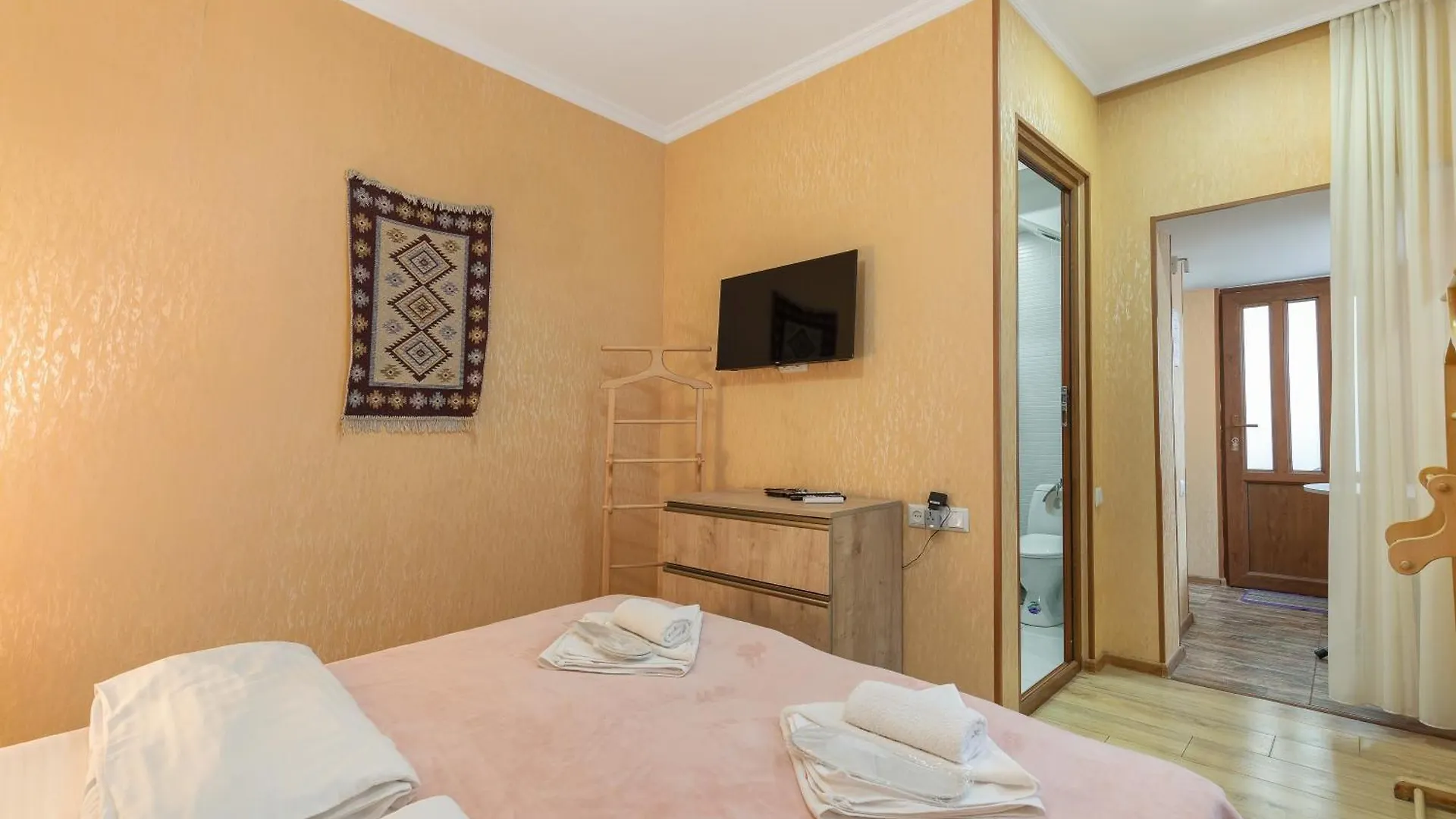Apartments With Wine Cellar In Old Tbilisi